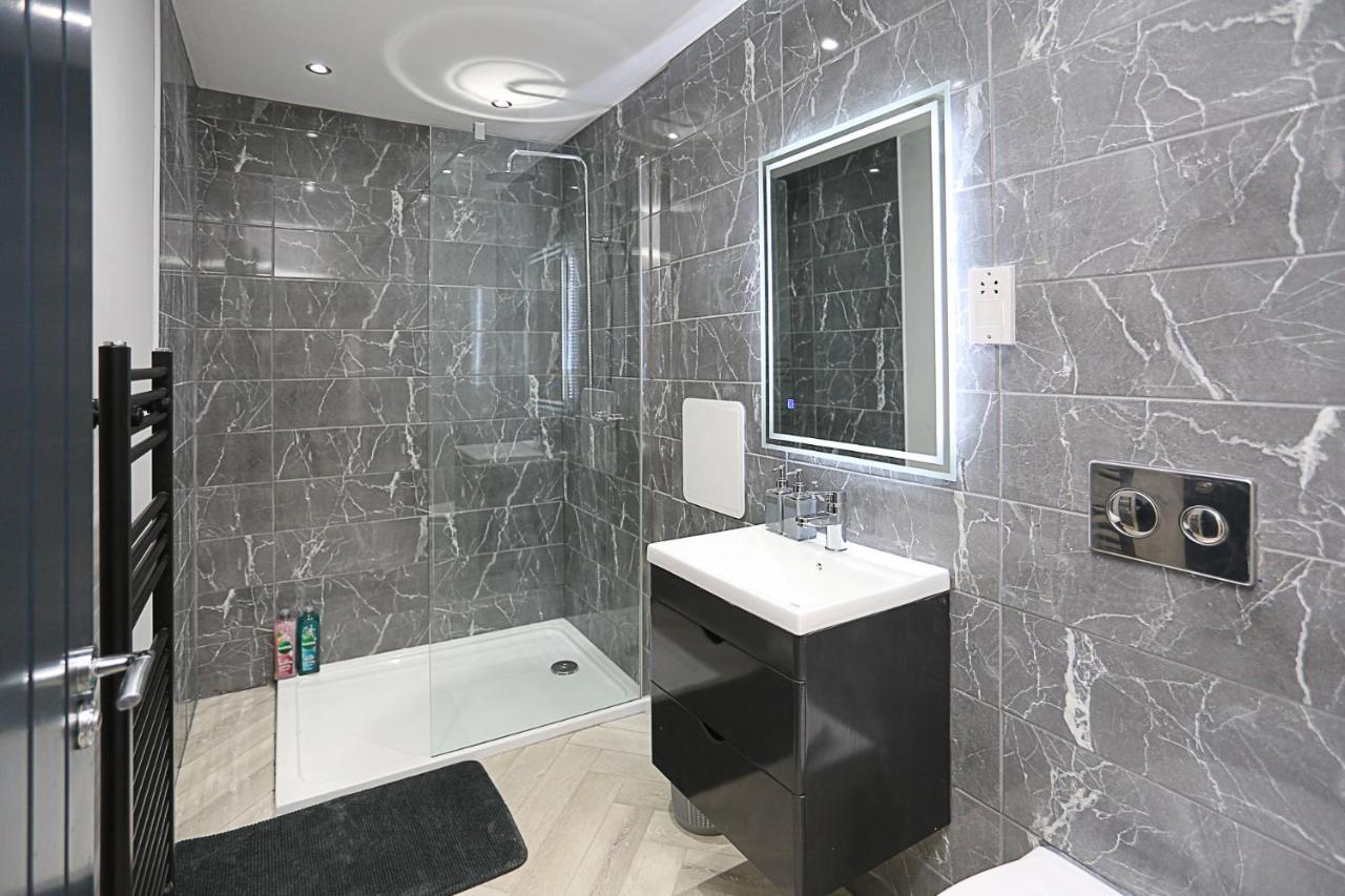 בלפסט No1 Luxury Service Apartments מראה חיצוני תמונה