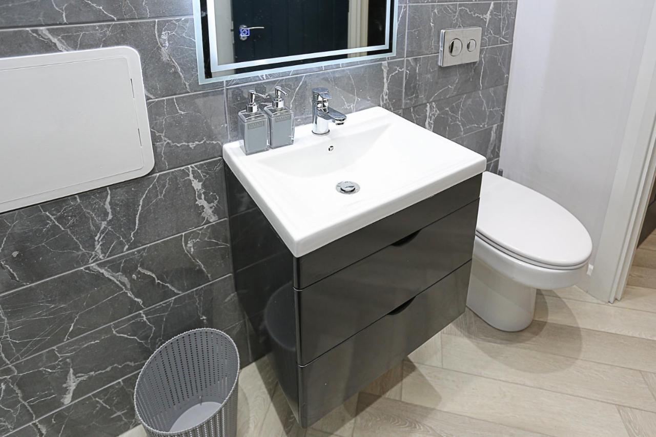 בלפסט No1 Luxury Service Apartments מראה חיצוני תמונה