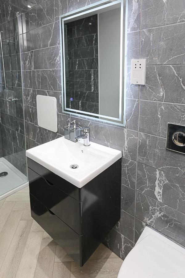 בלפסט No1 Luxury Service Apartments מראה חיצוני תמונה