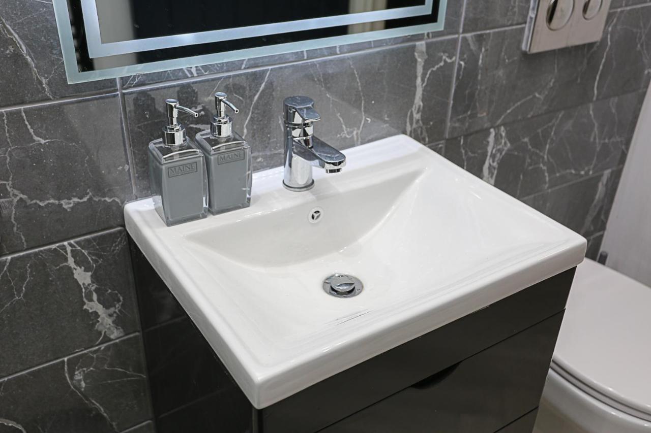 בלפסט No1 Luxury Service Apartments מראה חיצוני תמונה